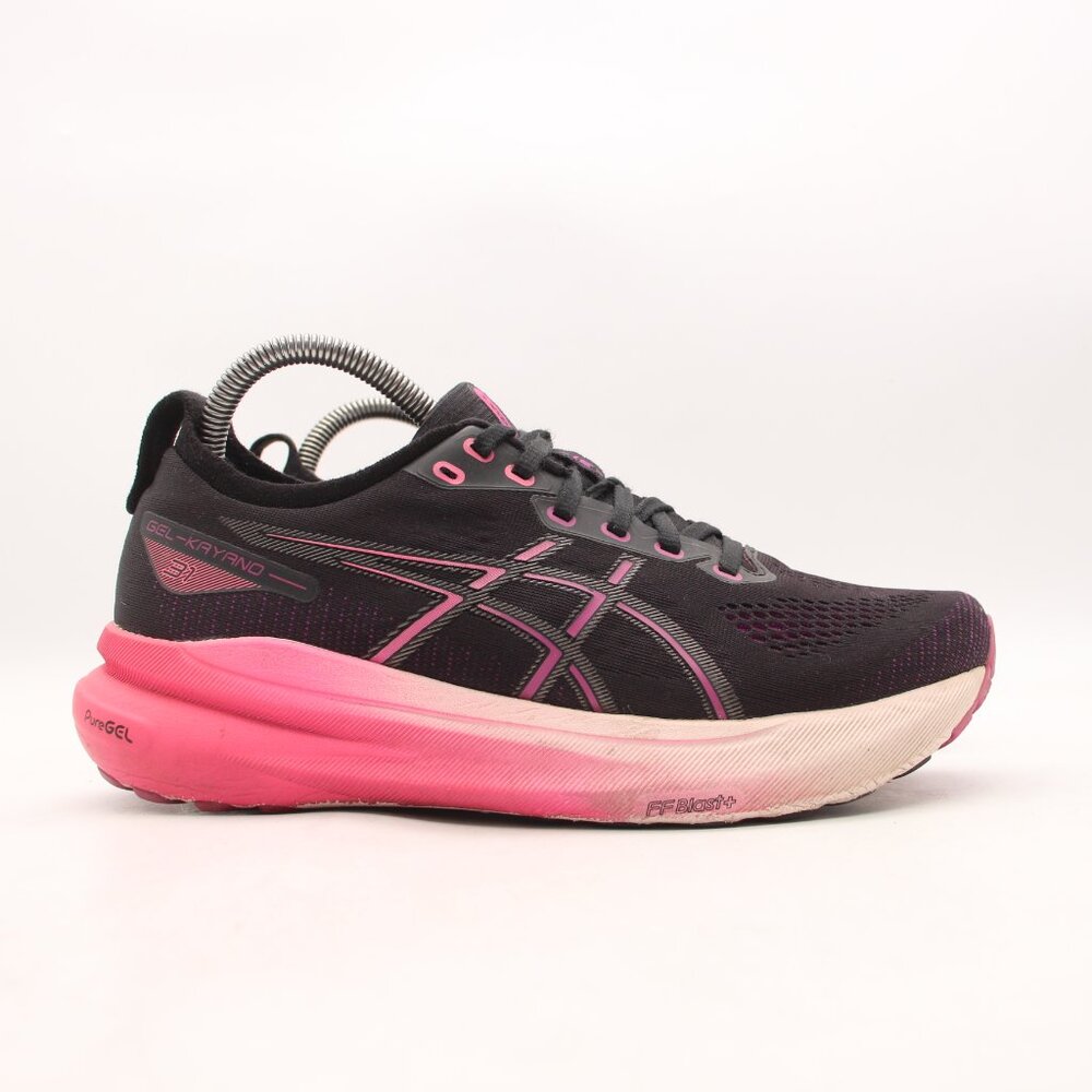 Asics  Gel Kayano 31  Women's Sneakers 
Black and Pink